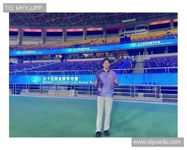 前史首次女裁判担任中超主裁，董方雨将法律西海岸vs亚泰